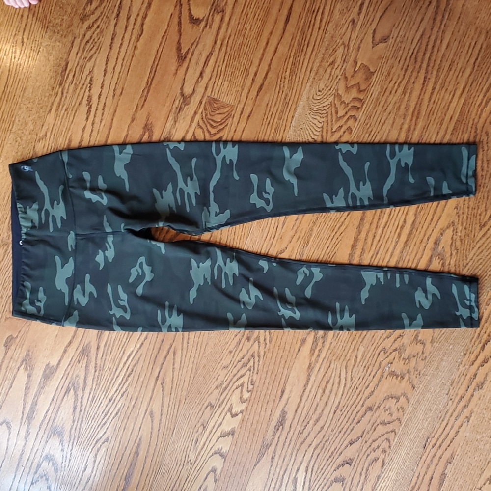 Good American performance leggings, size 2 (medium) green camo print